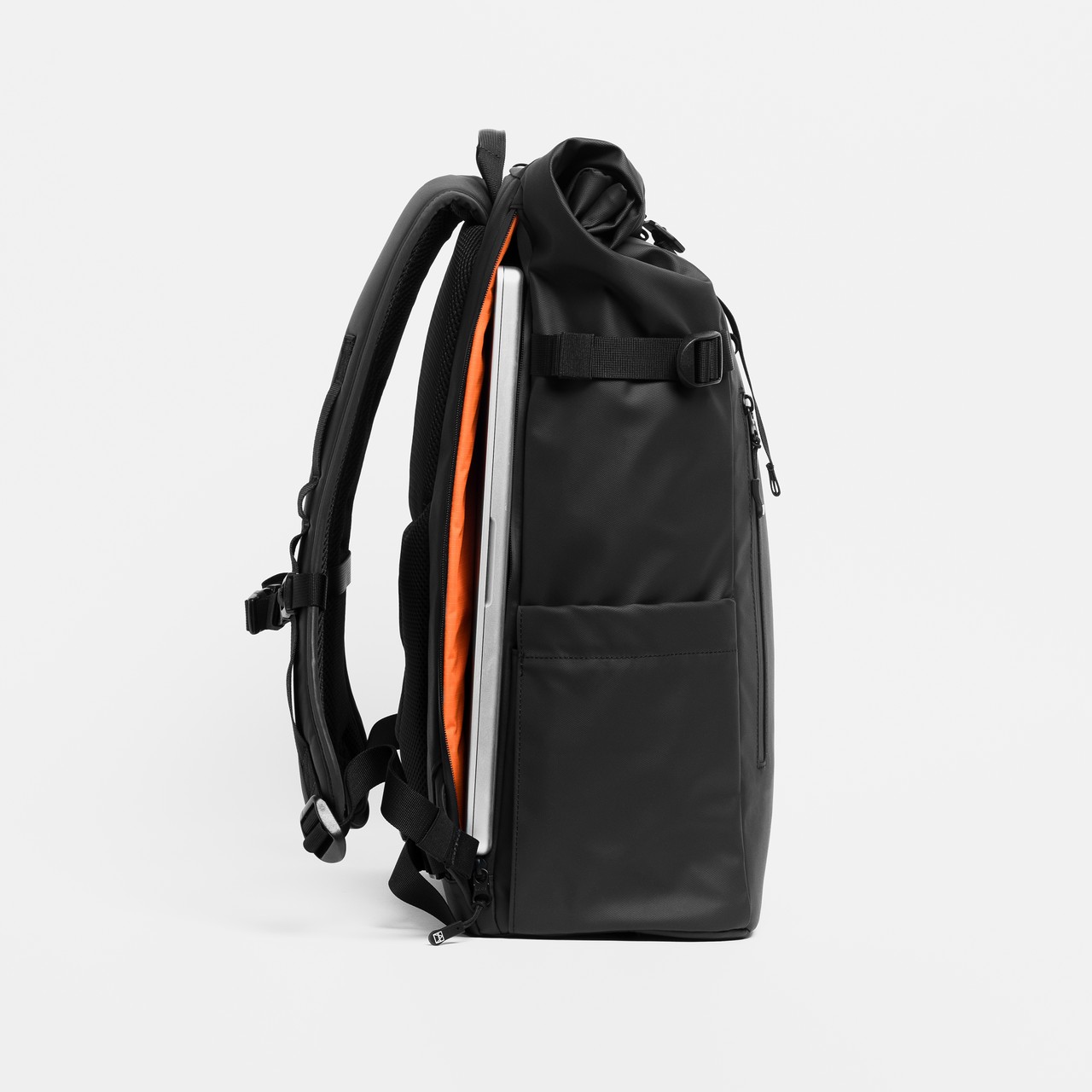 The Roll Top 30L - alternate view